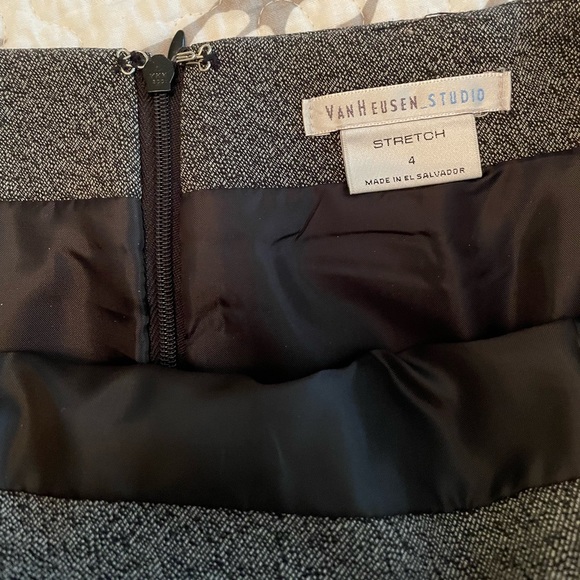 Sz 4. Van Heusen Studio Skirt - Picture 3 of 3